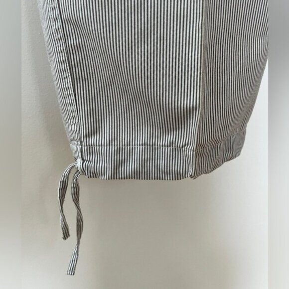 Julie Mitchell Conductor Stripe Grey White Cargo Cropped Pants Vacation Travel - Picture 6 of 13